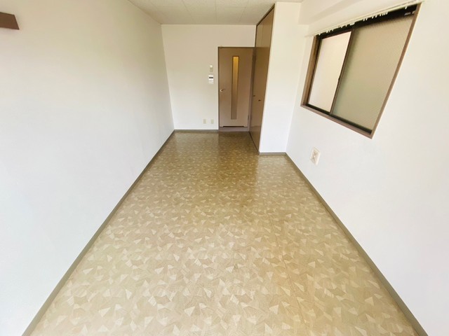 居室・リビング　※別４号室タイプの写真です