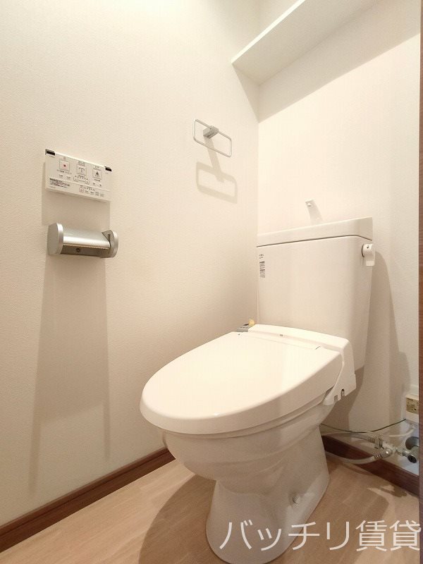 トイレ　別号室写真の為、現況を優先致します。