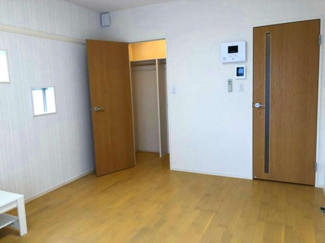 居室・リビング　実際のお部屋と異なる場合がございます。