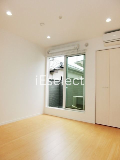 居室・リビング　おしゃれなデザイナーズ物件です。