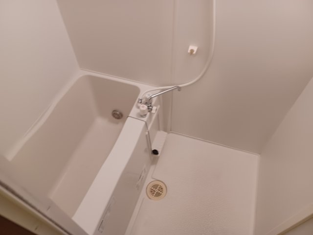 バス・シャワールーム　別号室の参考写真です。日々の疲れを癒すお風呂付です