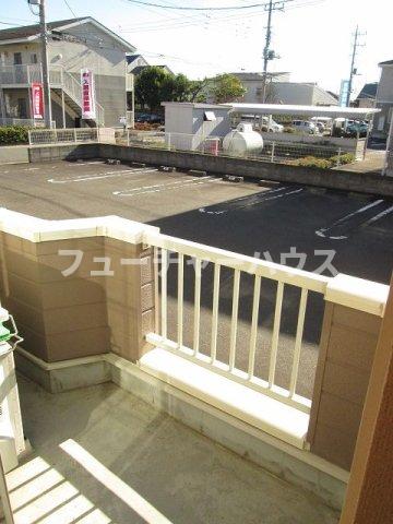 バルコニー　お洗濯にも便利なバルコニー付き