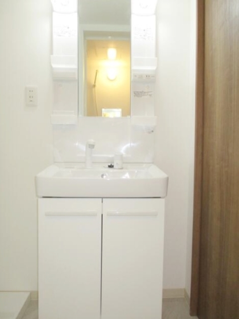 洗面設備　同仕様参考写真