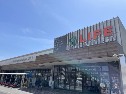 スーパー　ライフ 蕨駅前店（スーパー）まで647m