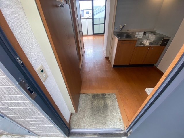 玄関　同物件別室写真