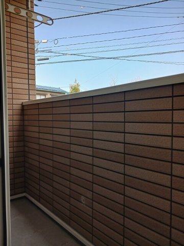 バルコニー　陽当たり良好なバルコニーです