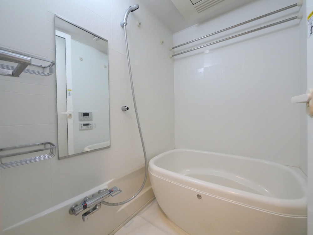 バス・シャワールーム　ゆったり過ごせるお風呂です