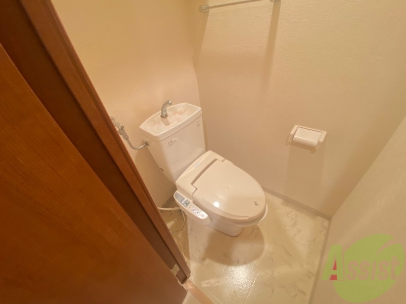 トイレ　トイレです。ウォシュレット付を探している方、おすすめです。