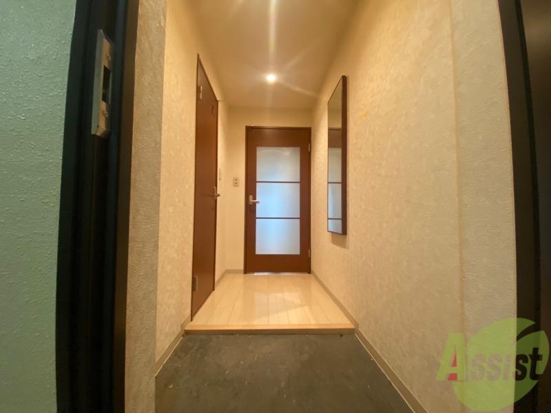 玄関　玄関にはシューズボックスもあって便利そう！