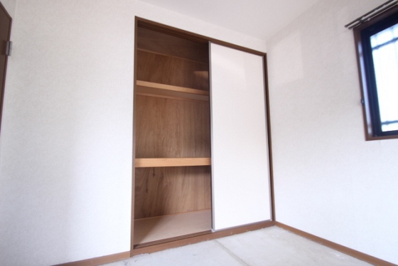 収納　※別部屋の写真です