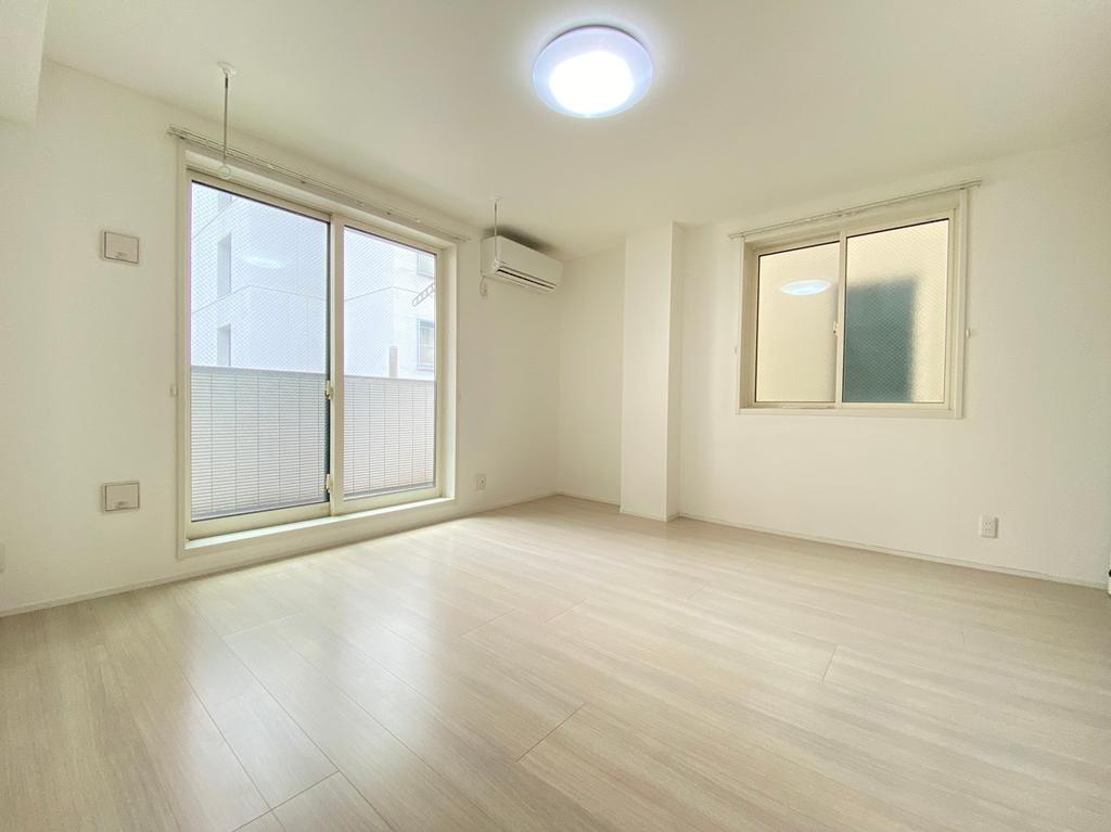 居室・リビング　※別部屋の参考写真です。