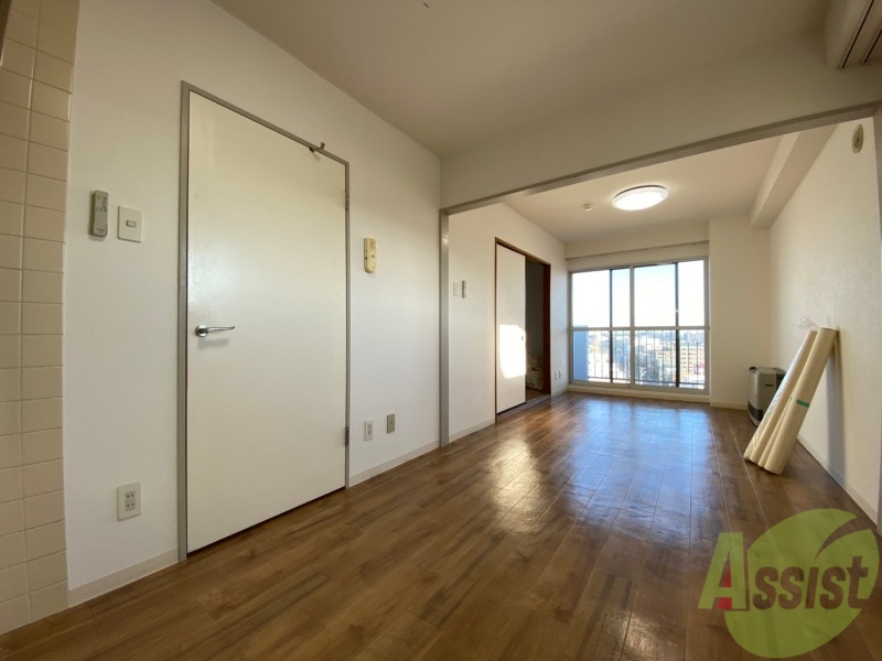 居室・リビング　広くてキレイなお部屋が広がっていて、充実した生活が送れそう。