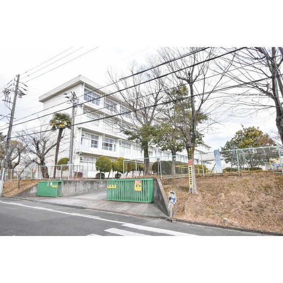 小学校　春日井市立中央台小学校（小学校）まで467m