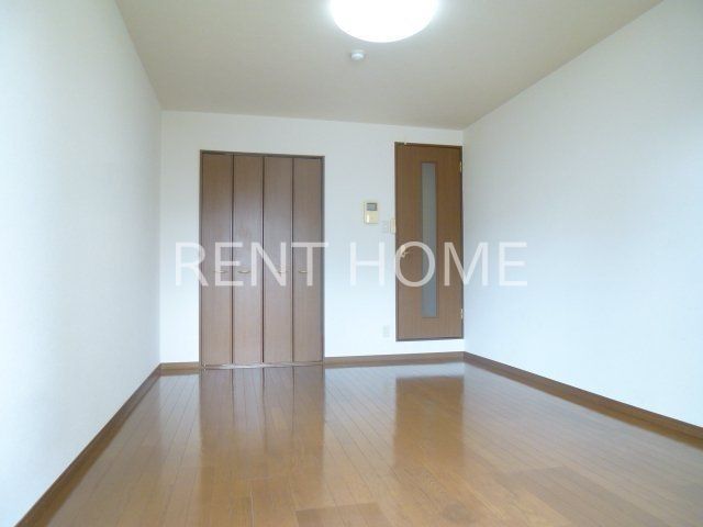 居室・リビング　8.4帖の広めのお部屋です