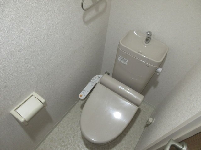 トイレ　ヴェーラカーサウルバーナ※反転タイプ
