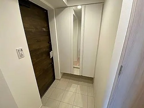 玄関　※別部屋参考写真