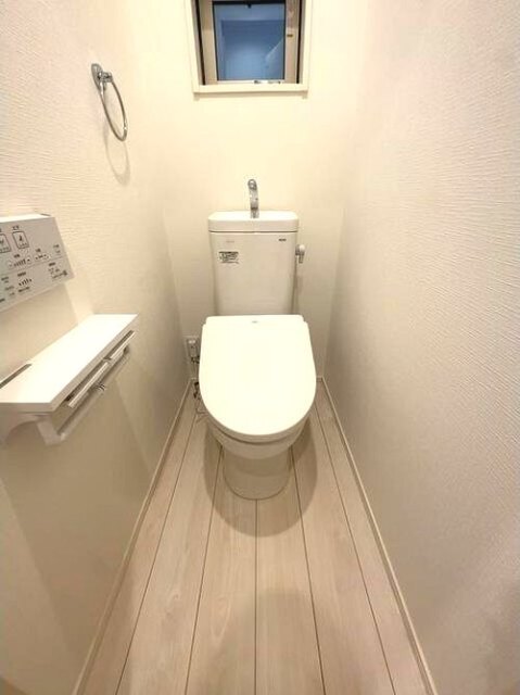 トイレ　温水洗浄便座完備