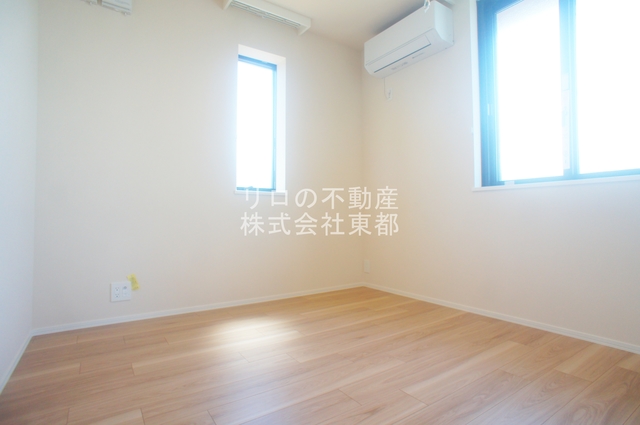 その他部屋・スペース　２面採光なので、明るく風通しのよい過ごしやすいお部屋です♪