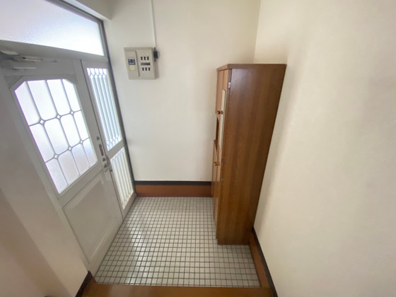 玄関　※他の号室の写真です。