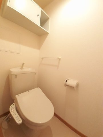 トイレ　落ち着いたトイレです