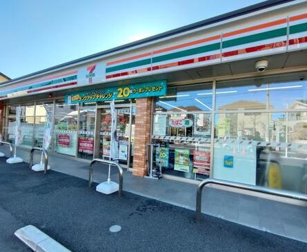 コンビニ　セブンイレブン足立辰沼2丁目店（コンビニ）まで224m