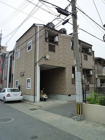 建物外観　外観は落ち着いています
