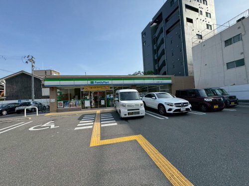 コンビニ　ファミリーマート大今里西１丁目店（コンビニ）まで18m