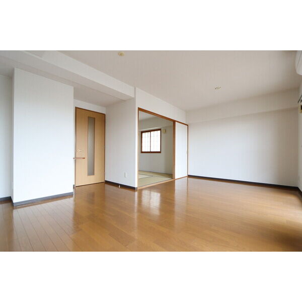 居室・リビング　写真は同マンションの他のお部屋のものです