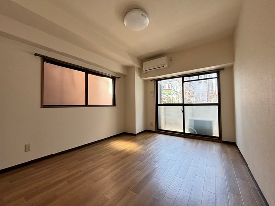 居室・リビング　※他の部屋の写真です。