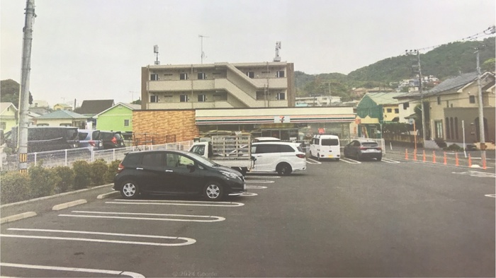 コンビニ　セブンイレブン平塚出縄店（コンビニ）まで300m