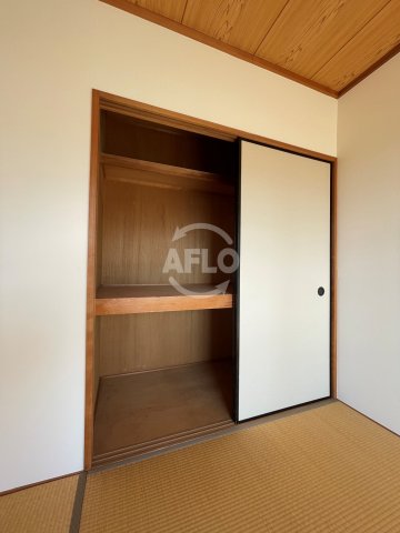 収納　サンライズ住吉　押入れ
