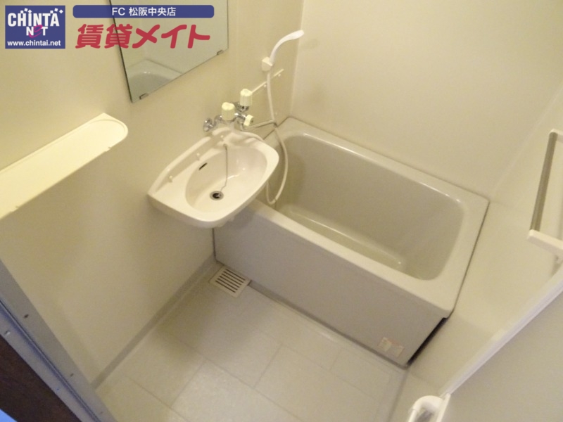 バス・シャワールーム　同タイプ部屋写真です。