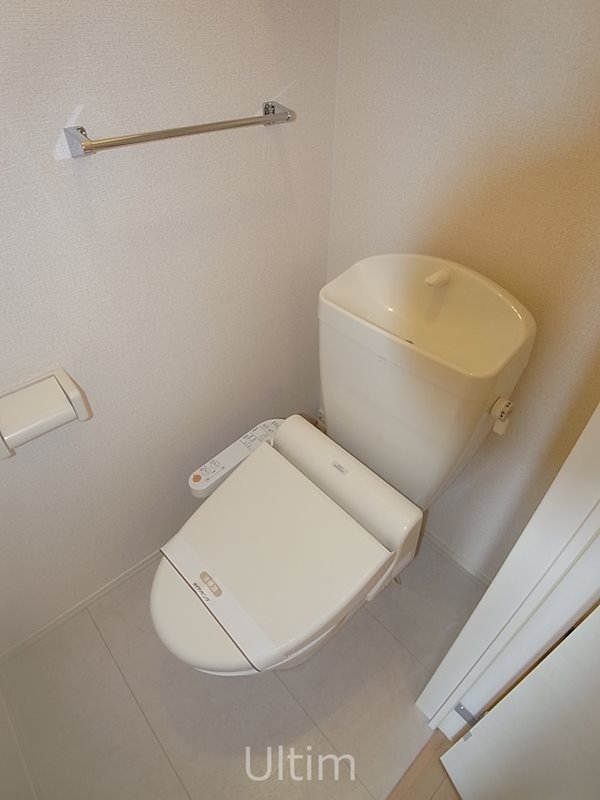 トイレ　※別のお部屋のお写真です。御参考までに。