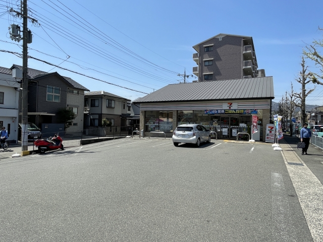 コンビニ　セブンイレブン 京都樫原水築町店（コンビニ）まで500m