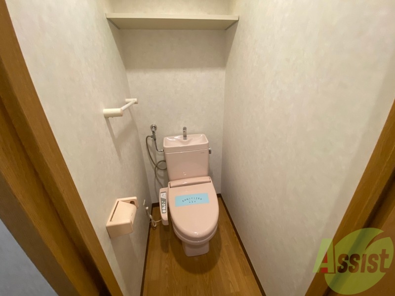 トイレ　こちらはトイレです。清潔感があり、安心して使用できます。