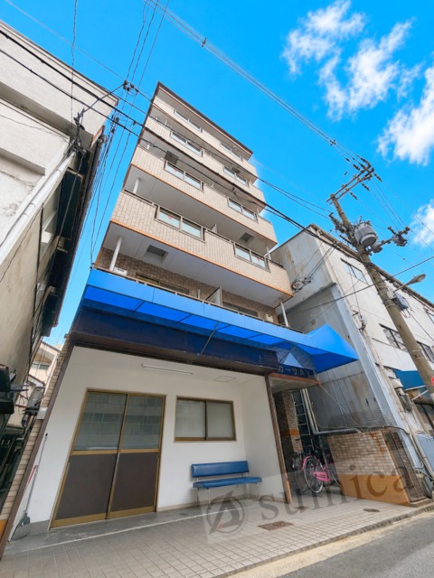 建物外観　スマートに佇むお家。毎日が楽しくなります。