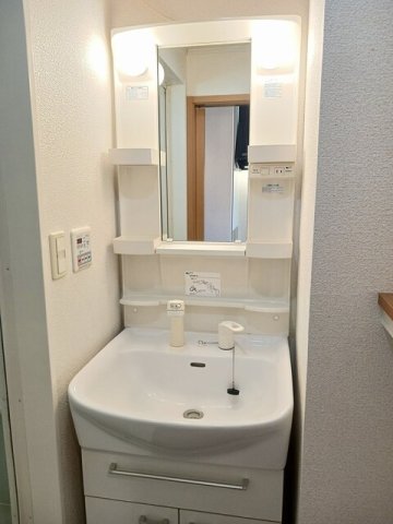 洗面設備　コンパクトで使いやすい洗面所