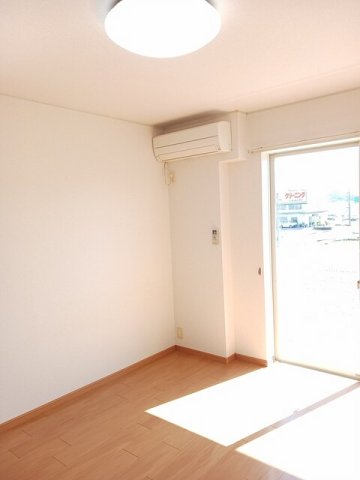 その他部屋・スペース　明るい色調の室内です