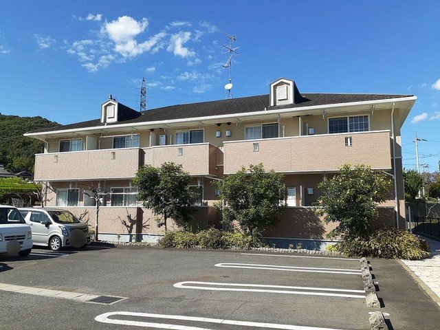 建物外観　落ち着いた雰囲気の外観です