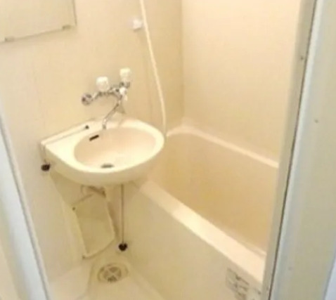 バス・シャワールーム　別部屋の画像を使用しております。