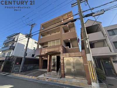 建物外観　エレベーター付きで重たい荷物も楽々♪