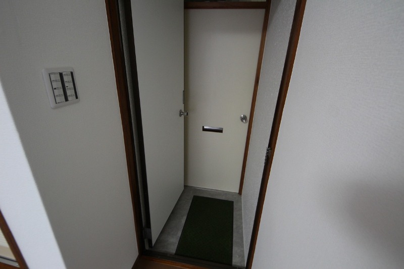 上高田1丁目アパートの玄関写真