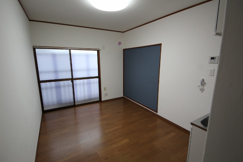 上高田1丁目アパートの居間写真