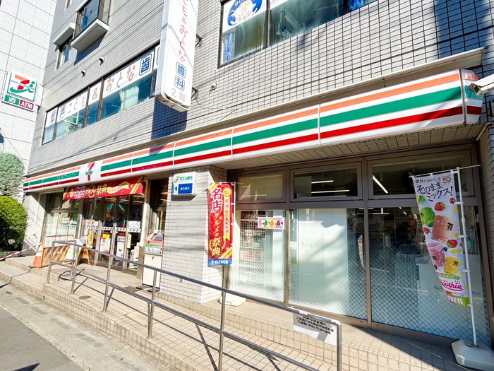 コンビニ　セブンイレブン（コンビニ）まで135m