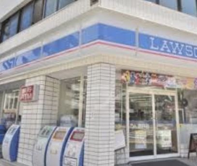 コンビニ　ローソン江東清澄店（コンビニ）まで335m