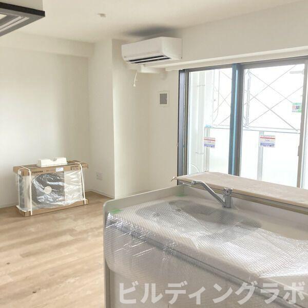 居室・リビング　別号室参考画像です。