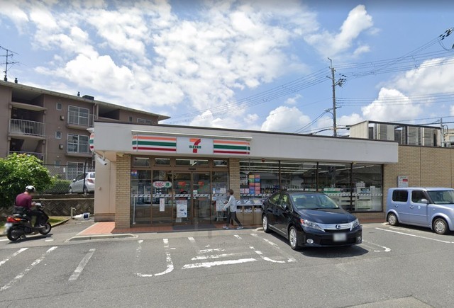 コンビニ　セブンイレブン　箕面粟生間谷東店（コンビニ）まで701m