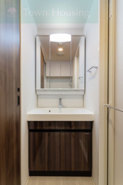 洗面設備　※写真は同タイプ住戸です。