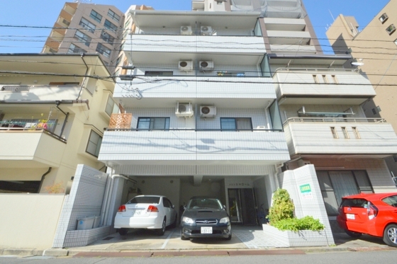建物外観　市内中心部までも徒歩圏内♪