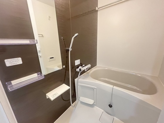 バス・シャワールーム　※別部屋の写真です